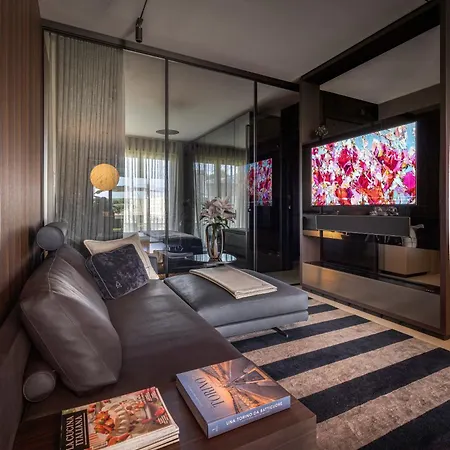 Shangrilux Private *