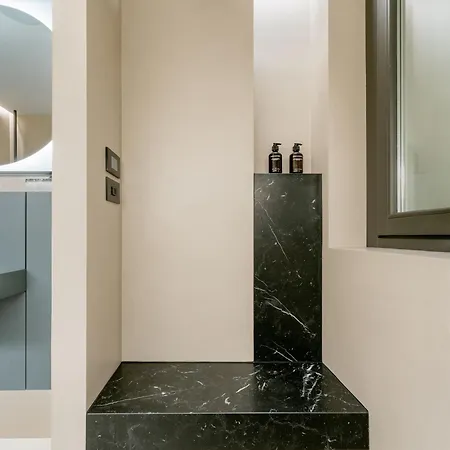 Shangrilux Private *